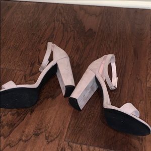 Size 10 brand new heels super cute! Never worn